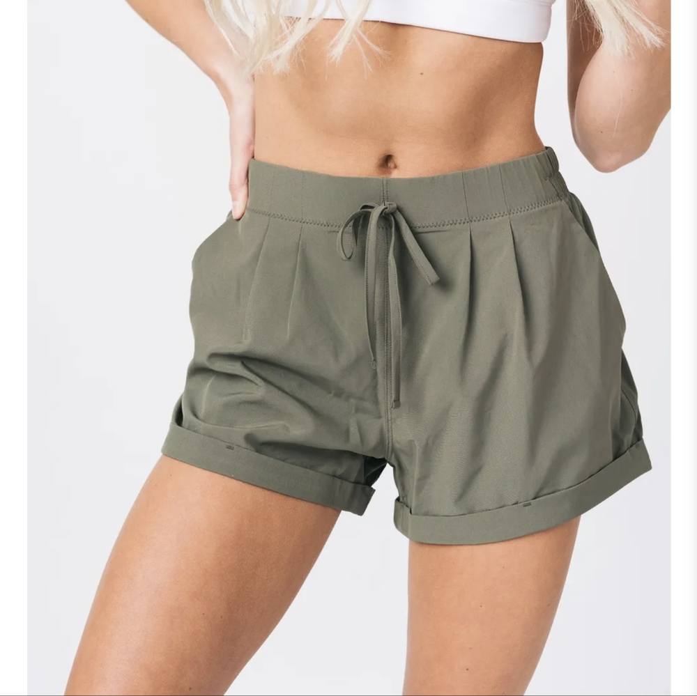 ZYIA Lg Olive summer shorts